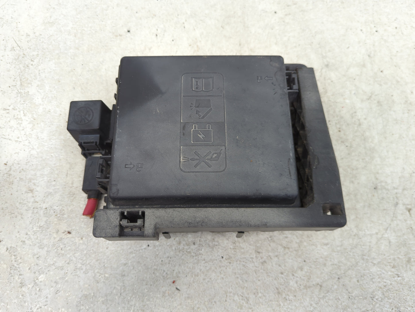 2018-2019 Chevrolet Traverse Fusebox Fuse Box Panel Relay Module P/N:7171-4521-30 Fits Fits 2018 2019 OEM Used Auto Parts - 