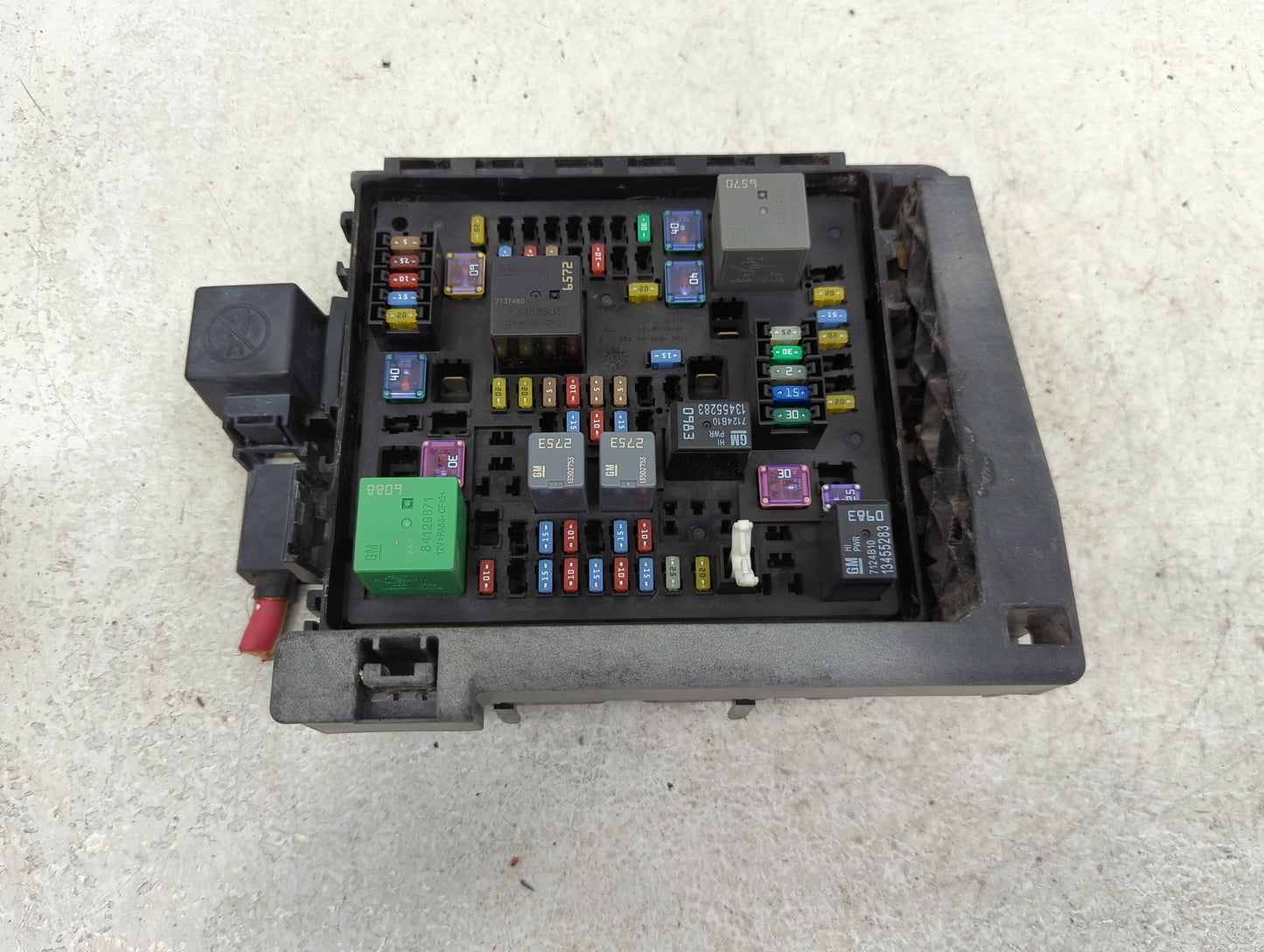 2018-2019 Chevrolet Traverse Fusebox Fuse Box Panel Relay Module P/N:7171-4521-30 Fits Fits 2018 2019 OEM Used Auto Parts - 