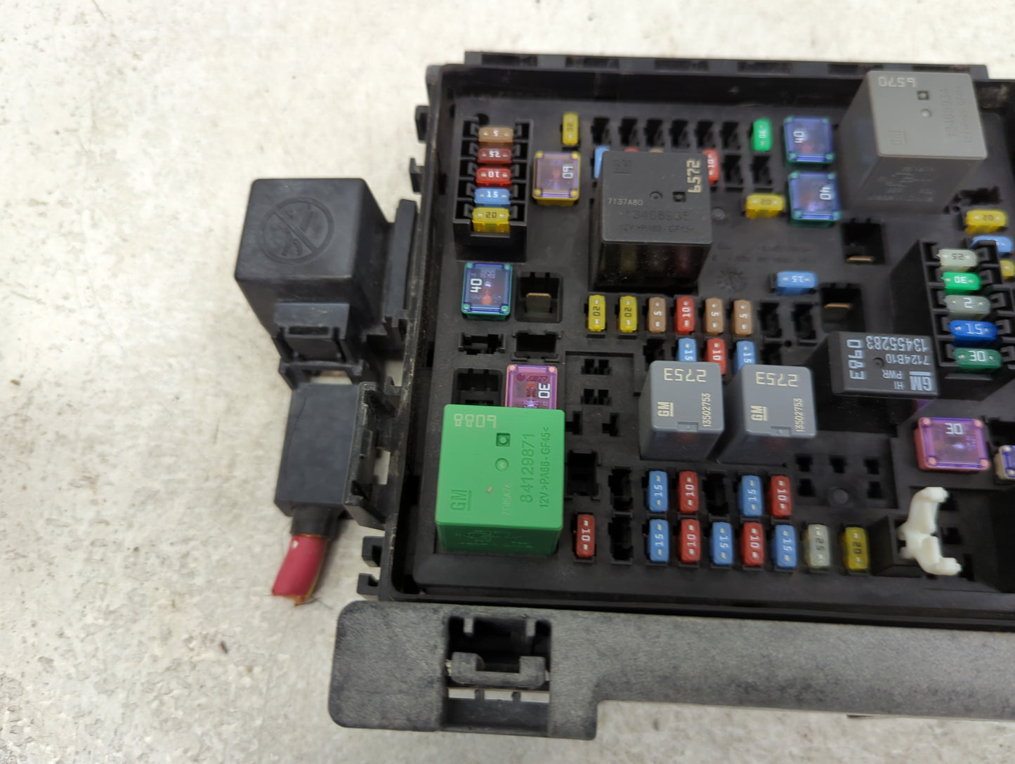 2018-2019 Chevrolet Traverse Fusebox Fuse Box Panel Relay Module P/N:7171-4521-30 Fits Fits 2018 2019 OEM Used Auto Parts - 