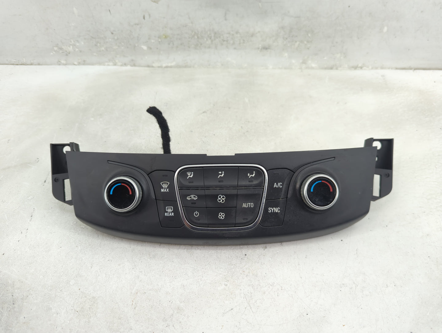 2018-2022 Chevrolet Traverse Climate Control Module Temperature AC/Heater Replacement P/N:84344401 Fits OEM Used Auto Parts 
