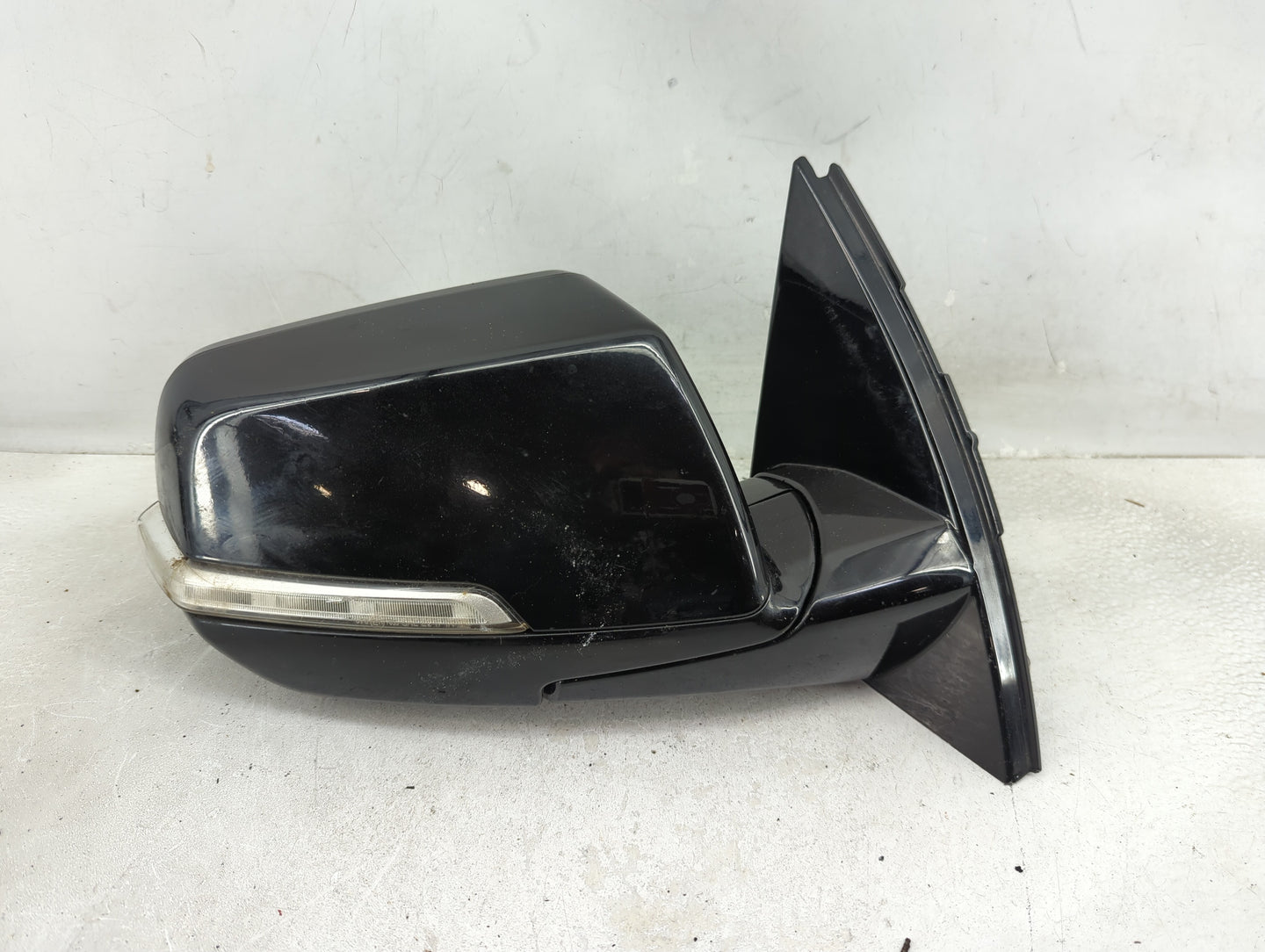 2018-2022 Chevrolet Traverse Passenger Side View Mirror - Right Door Mirror OEM Used - Oemusedautoparts1.com