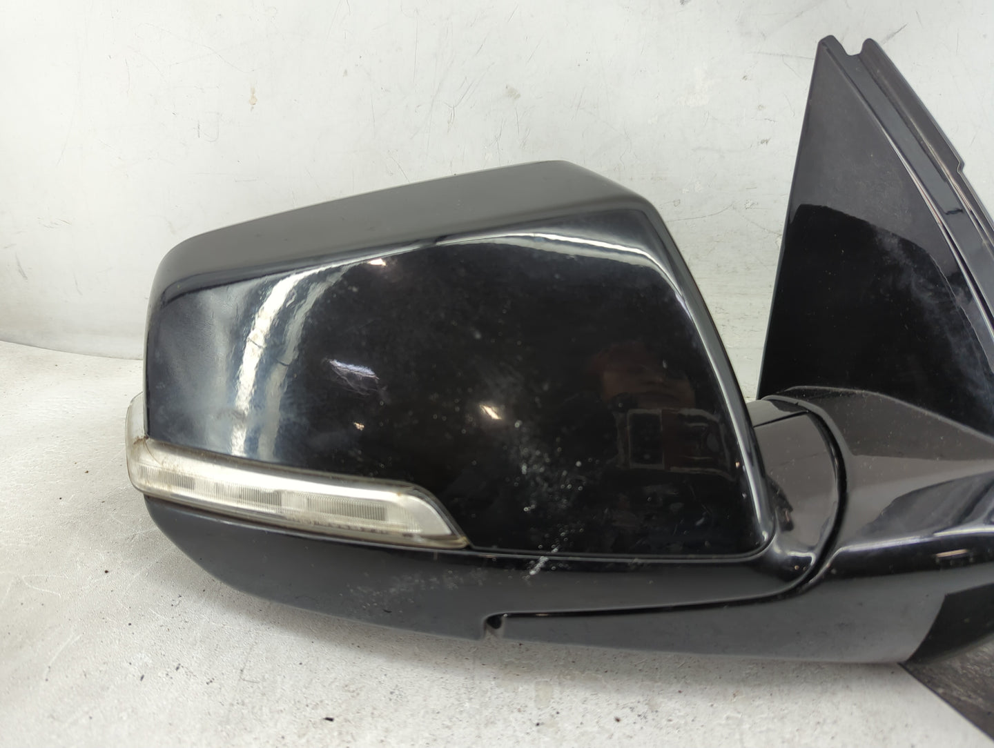 2018-2022 Chevrolet Traverse Passenger Side View Mirror - Right Door Mirror OEM Used - Oemusedautoparts1.com