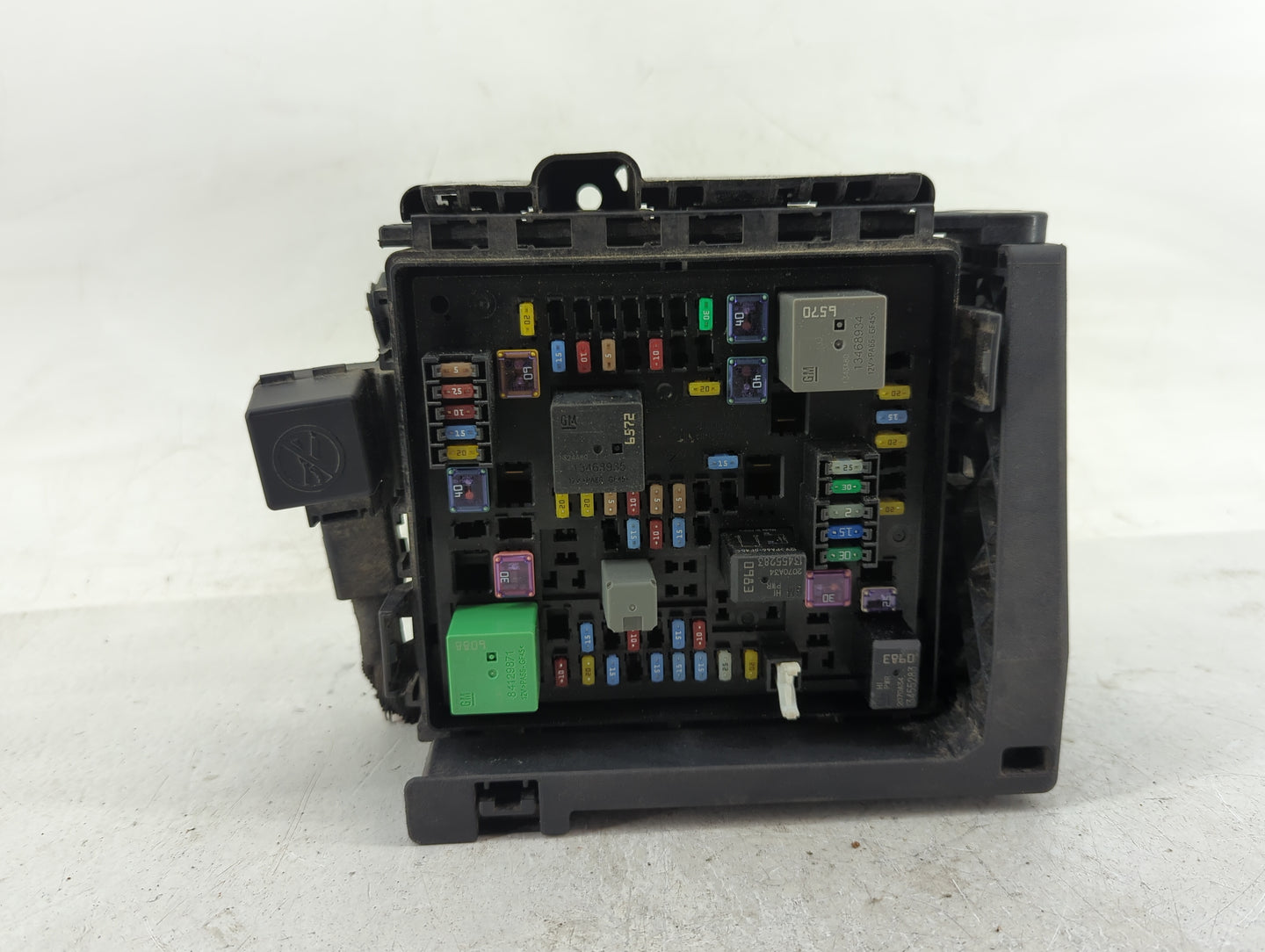 2020-2022 Chevrolet Traverse Fusebox Fuse Box Panel Relay Module P/N:7171-4521-30 85114017, 13368934 Fits Fits 2019 2020 202
