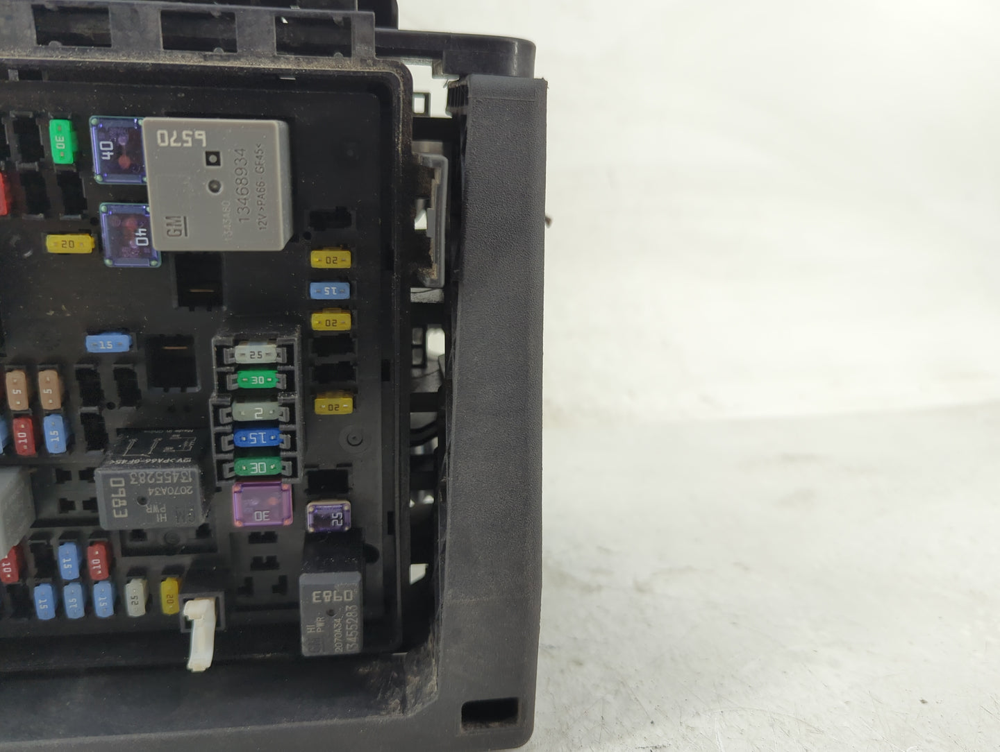 2020-2022 Chevrolet Traverse Fusebox Fuse Box Panel Relay Module P/N:7171-4521-30 85114017, 13368934 Fits Fits 2019 2020 202
