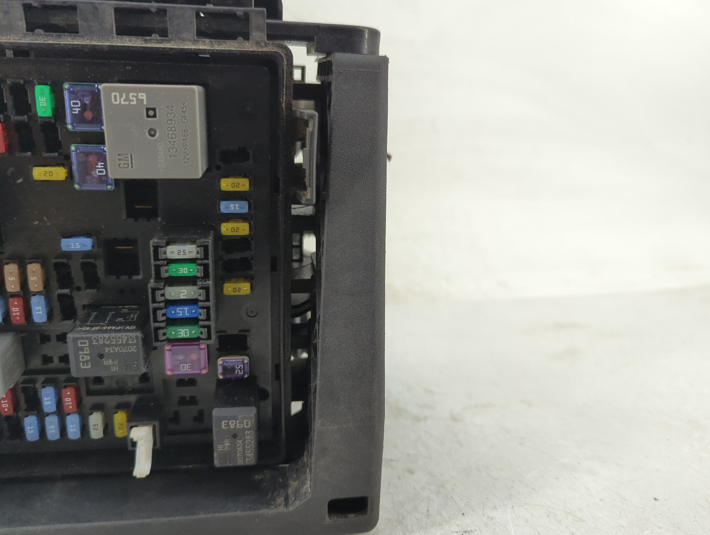 2020-2022 Chevrolet Traverse Fusebox Fuse Box Panel Relay Module P/N:7171-4521-30 85114017, 13368934 Fits Fits 2019 2020 202