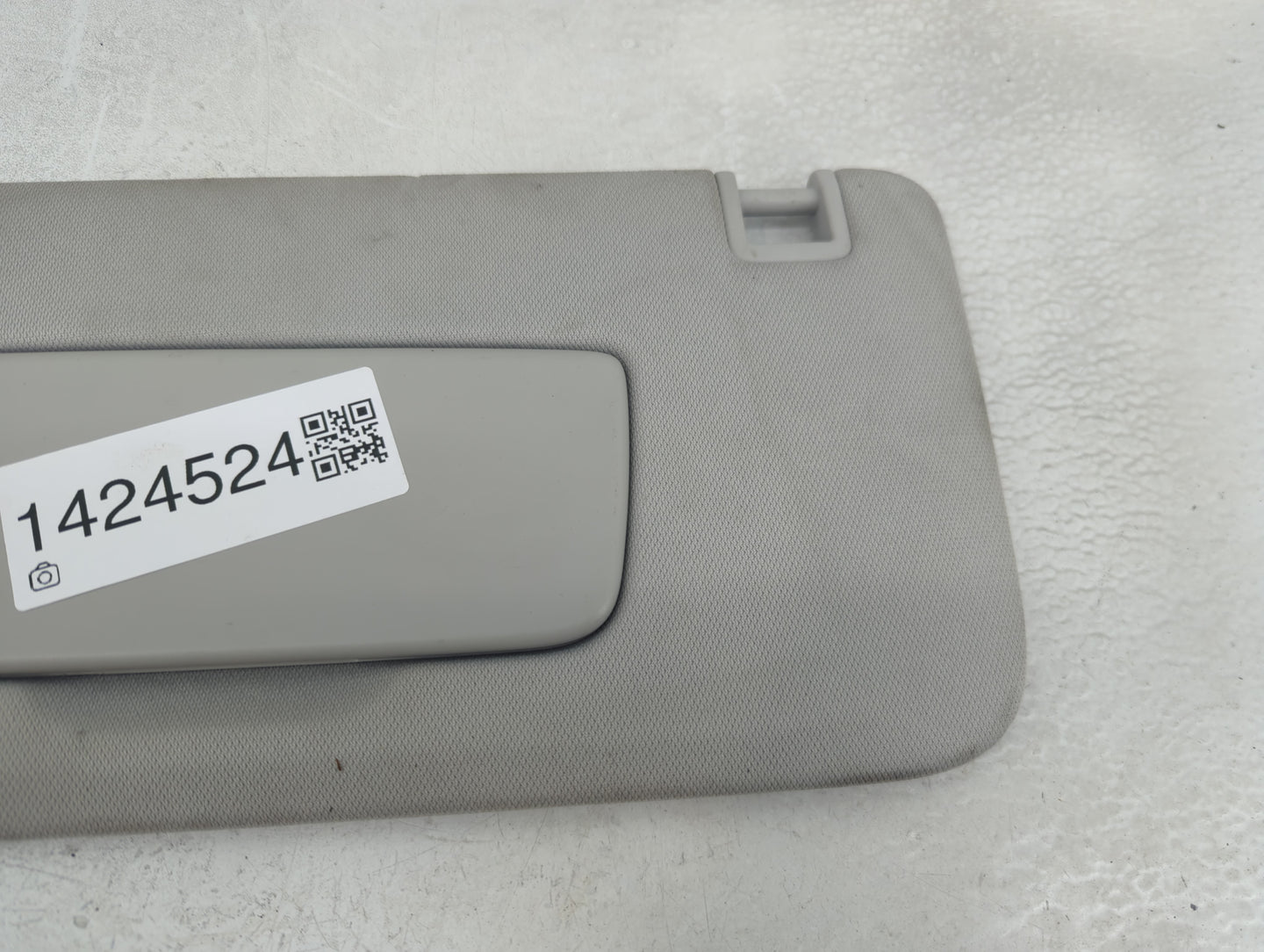 2018-2022 Chevrolet Traverse Sun Visor Shade Replacement Passenger Right Mirror Fits Fits 2018 2019 2020 2021 2022 OEM Used 