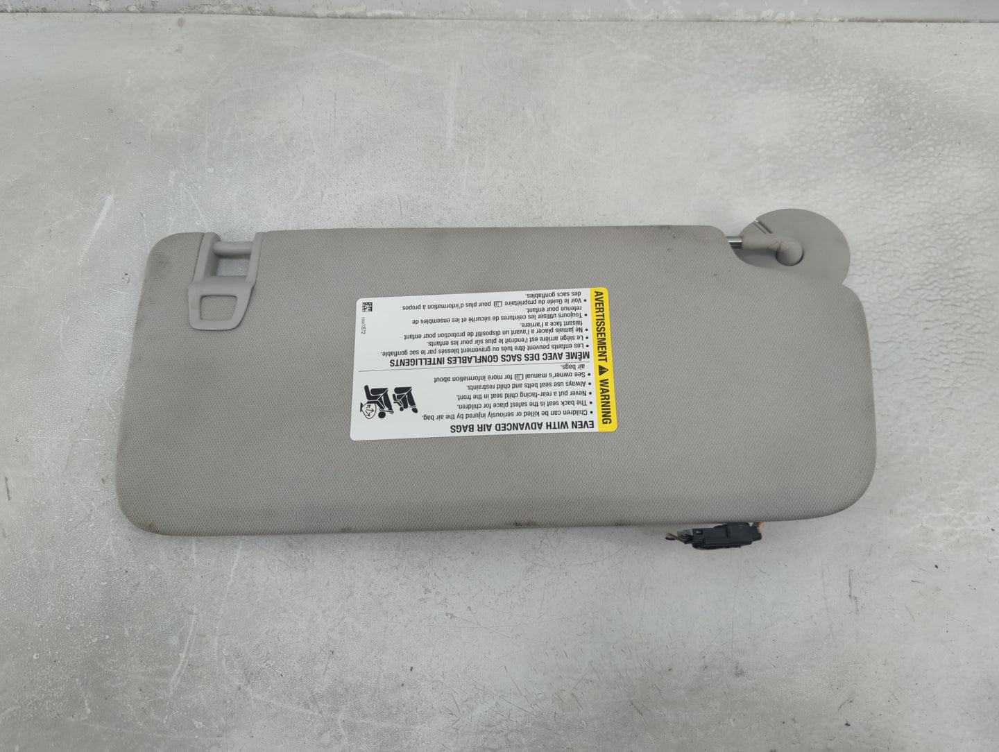 2018-2022 Chevrolet Traverse Sun Visor Shade Replacement Passenger Right Mirror Fits Fits 2018 2019 2020 2021 2022 OEM Used 