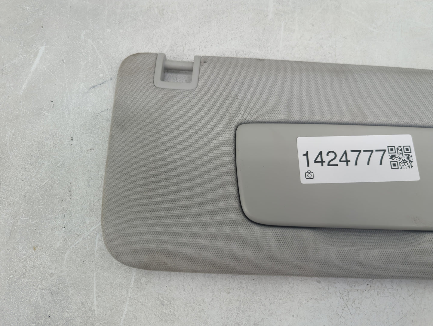 2018-2022 Chevrolet Traverse Sun Visor Shade Replacement Driver Left Mirror Fits Fits 2018 2019 2020 2021 2022 OEM Used Auto