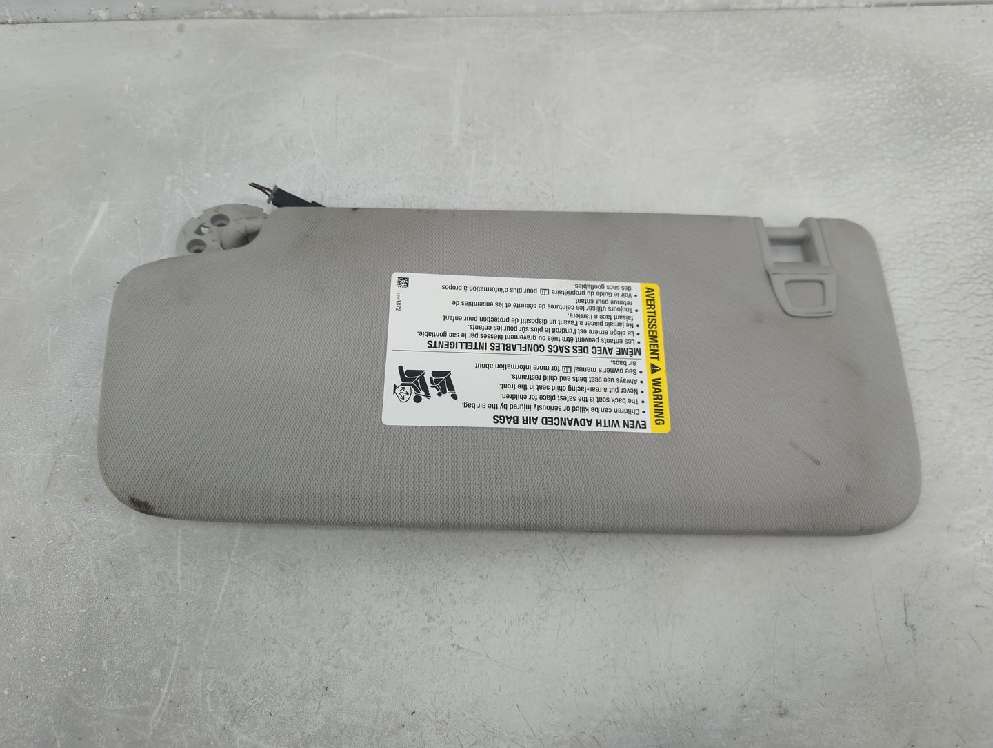 2018-2022 Chevrolet Traverse Sun Visor Shade Replacement Driver Left Mirror Fits Fits 2018 2019 2020 2021 2022 OEM Used Auto