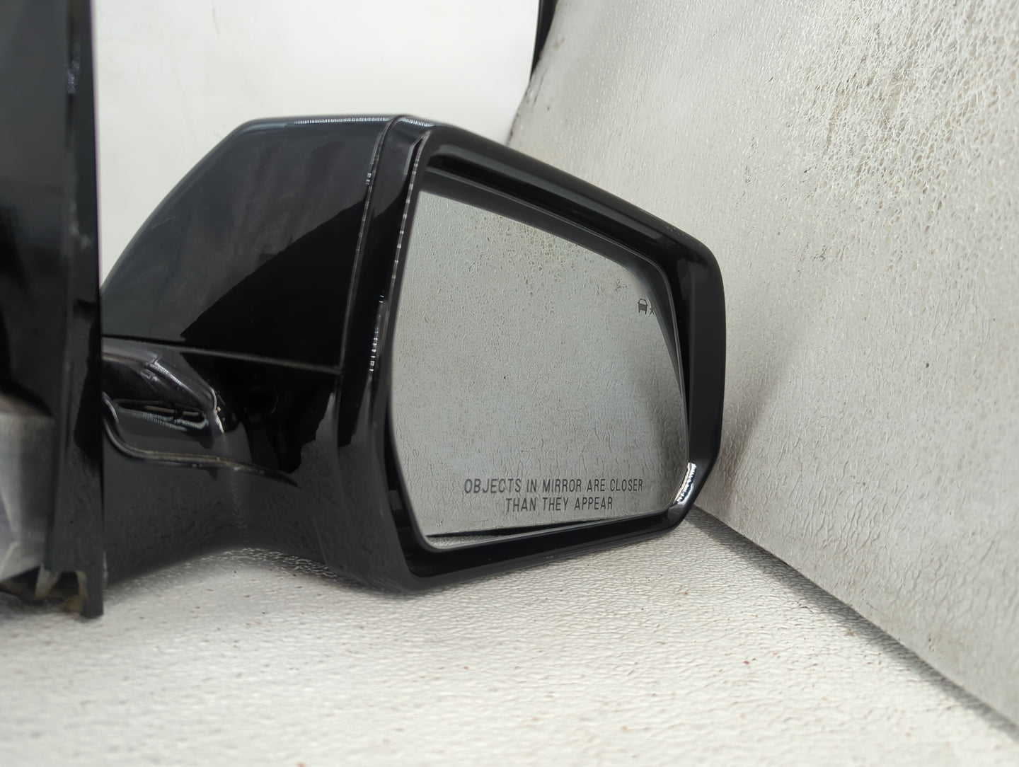 2018-2022 Chevrolet Traverse Passenger Side View Mirror - Right Door Mirror OEM Used - Oemusedautoparts1.com