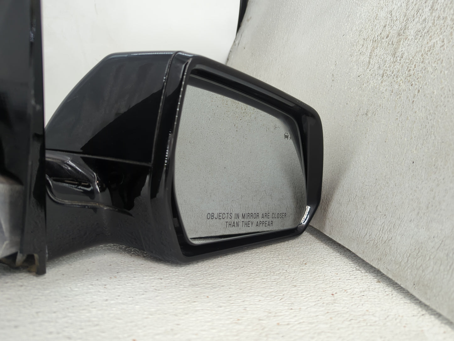 2018-2022 Chevrolet Traverse Passenger Side View Mirror - Right Door Mirror OEM Used - Oemusedautoparts1.com