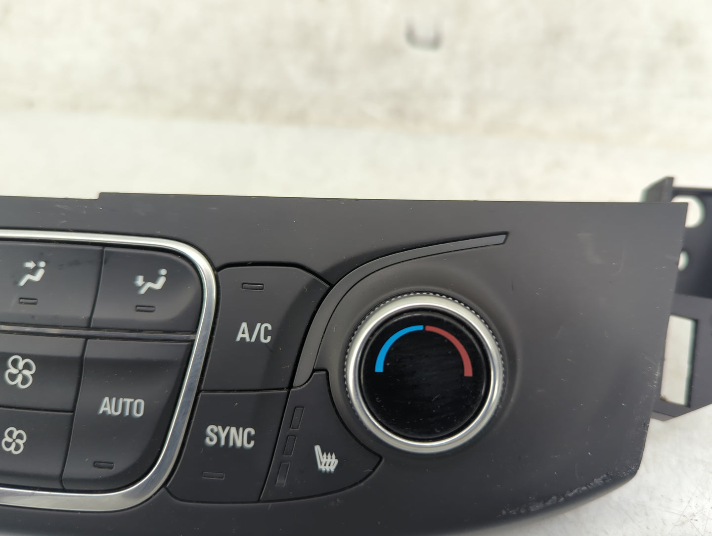2018-2022 Chevrolet Traverse Climate Control Module Temperature AC/Heater Replacement P/N:84344402 Fits OEM Used Auto Parts 