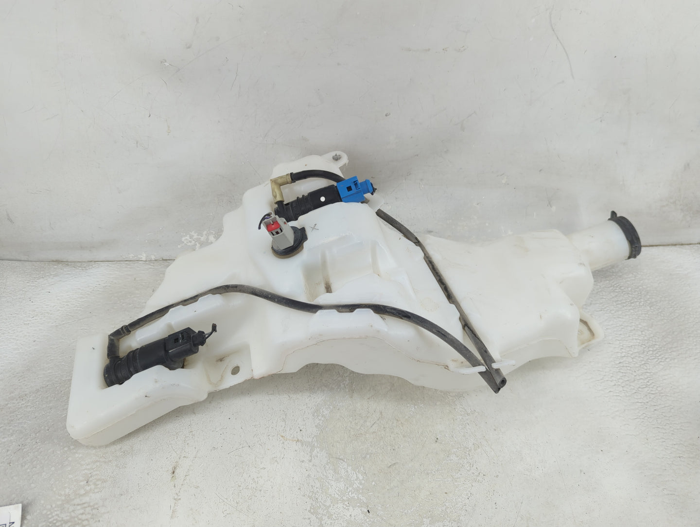 2018 Chevrolet Traverse Windshield Washer Fluid Reservoir Bottle Oem 1465656 - Oemusedautoparts1.com