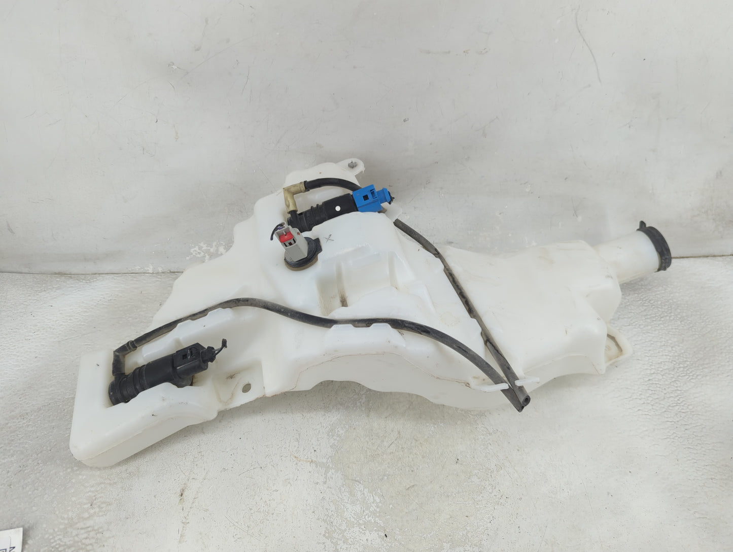 2018 Chevrolet Traverse Windshield Washer Fluid Reservoir Bottle Oem 1465656 - Oemusedautoparts1.com