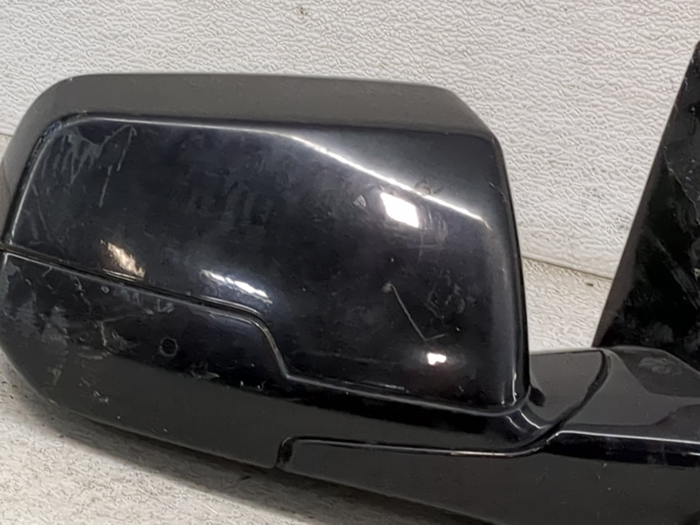 2018-2022 Chevrolet Traverse Passenger Side View Mirror - Right Door Mirror OEM Used - Oemusedautoparts1.com