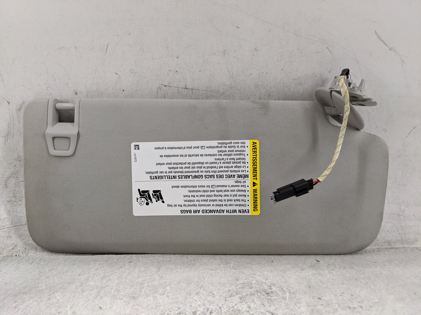 2018-2022 Chevrolet Traverse Sun Visor Shade Replacement Driver Left Mirror Fits Fits 2018 2019 2020 2021 2022 OEM Used Auto