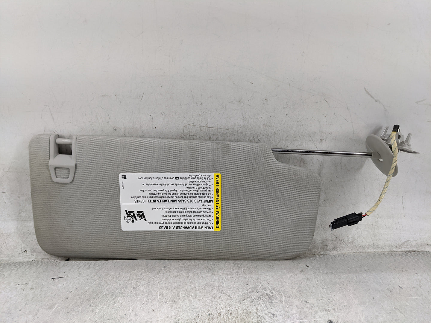 2018-2022 Chevrolet Traverse Sun Visor Shade Replacement Driver Left Mirror Fits Fits 2018 2019 2020 2021 2022 OEM Used Auto