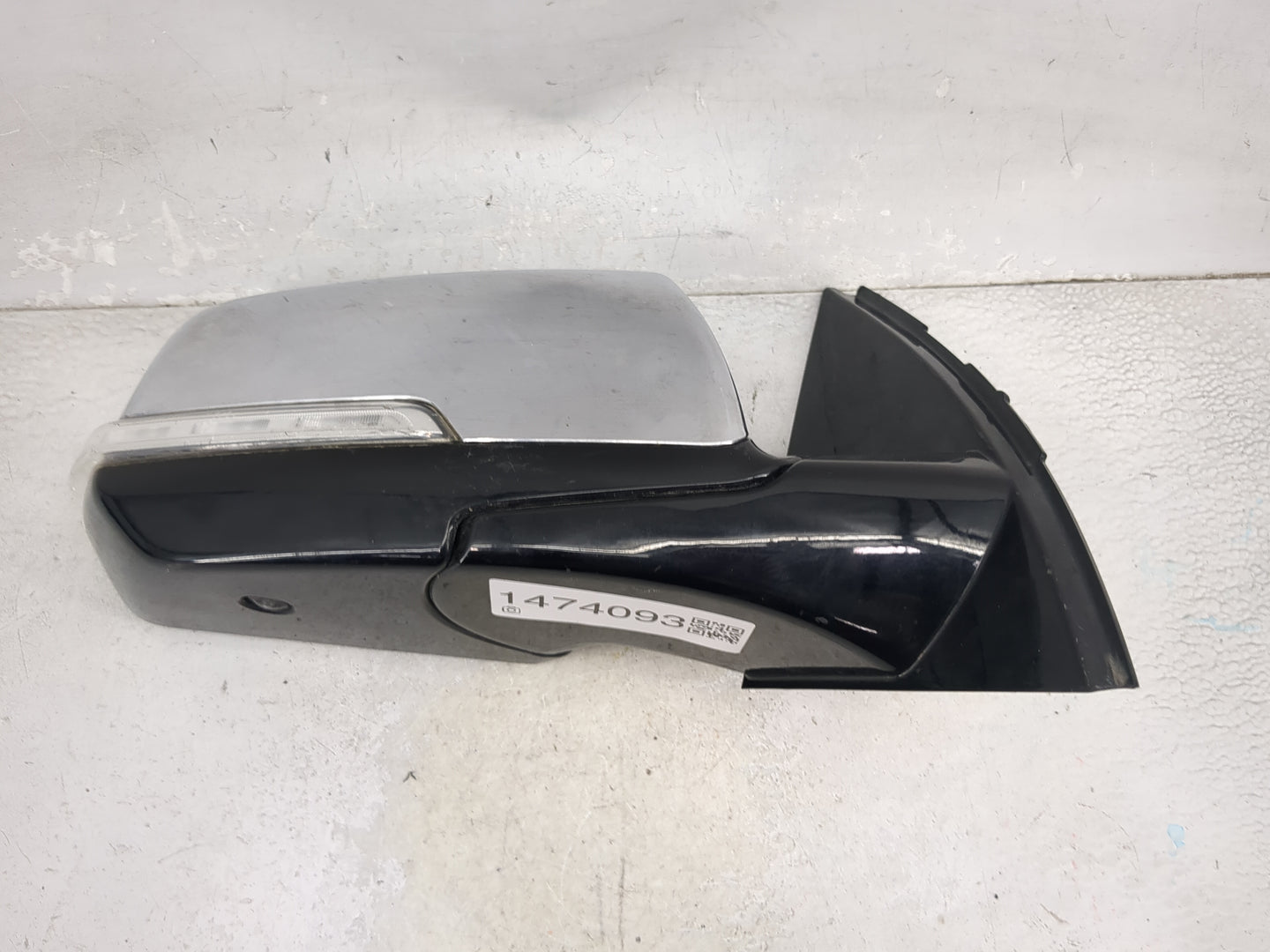 2018-2022 Chevrolet Traverse Passenger Side View Mirror - Right Door Mirror OEM Used - Oemusedautoparts1.com