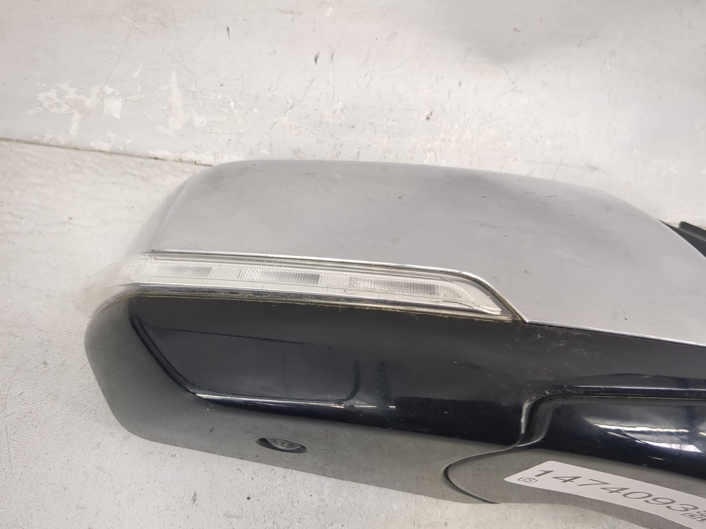 2018-2022 Chevrolet Traverse Passenger Side View Mirror - Right Door Mirror OEM Used - Oemusedautoparts1.com