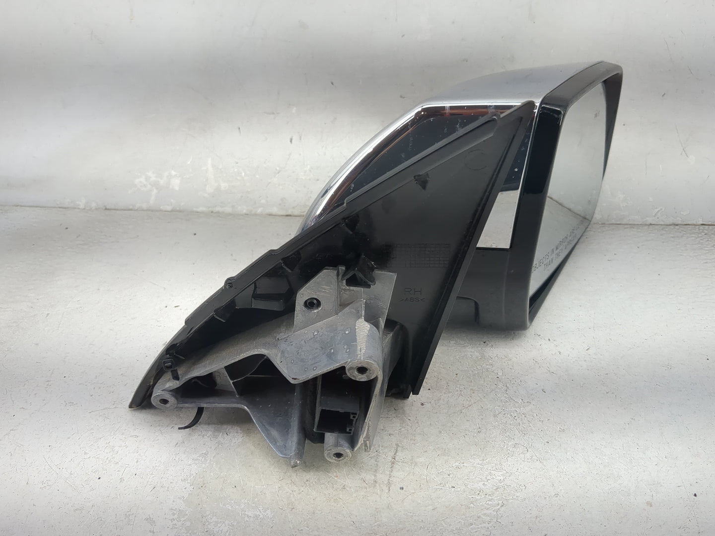 2018-2022 Chevrolet Traverse Passenger Side View Mirror - Right Door Mirror OEM Used - Oemusedautoparts1.com