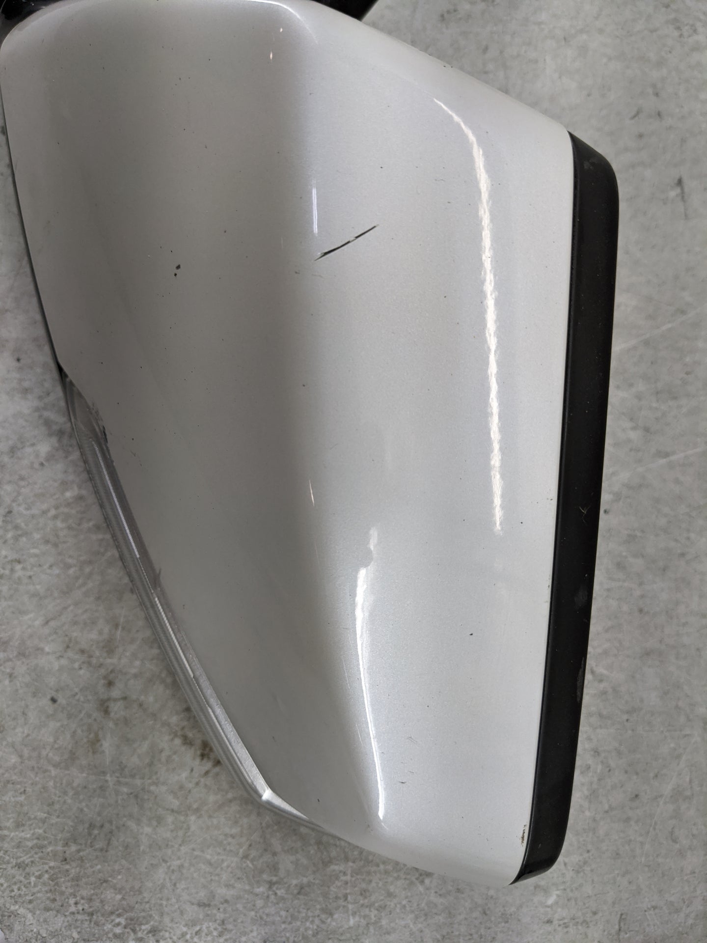 2018-2022 Chevrolet Traverse Driver Side View Mirror - Left Door Mirror OEM Used - Oemusedautoparts1.com