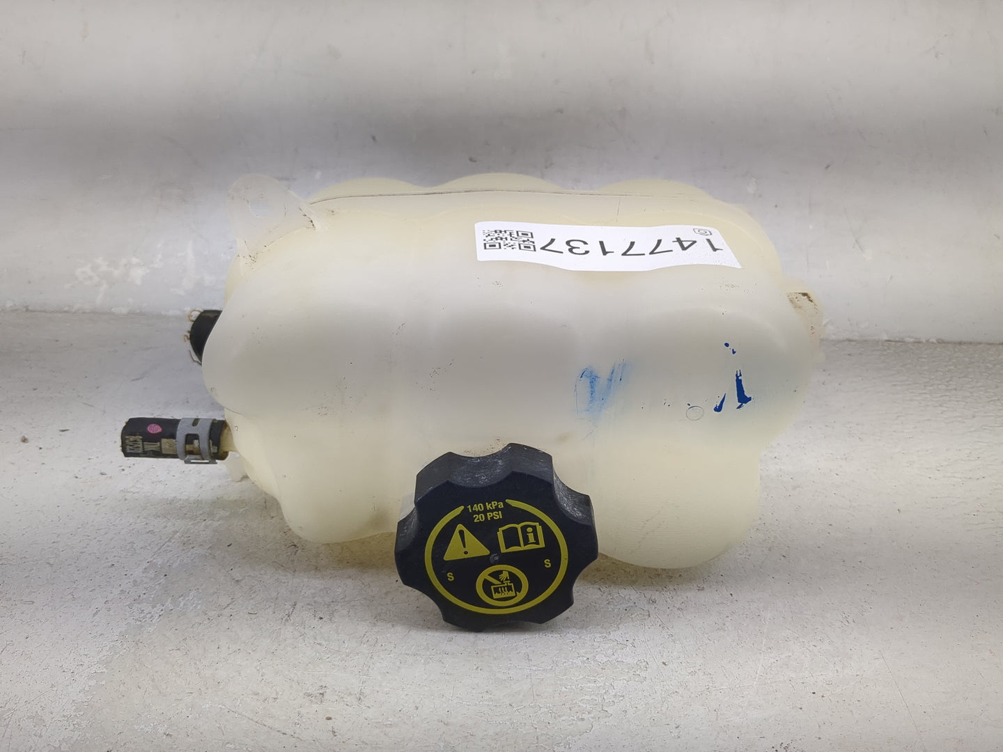 2018 Chevrolet Traverse Radiator Coolant Overflow Expansion Tank Bottle 1477137 - Oemusedautoparts1.com