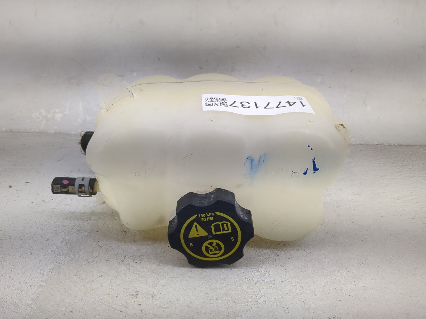2018 Chevrolet Traverse Radiator Coolant Overflow Expansion Tank Bottle 1477137 - Oemusedautoparts1.com