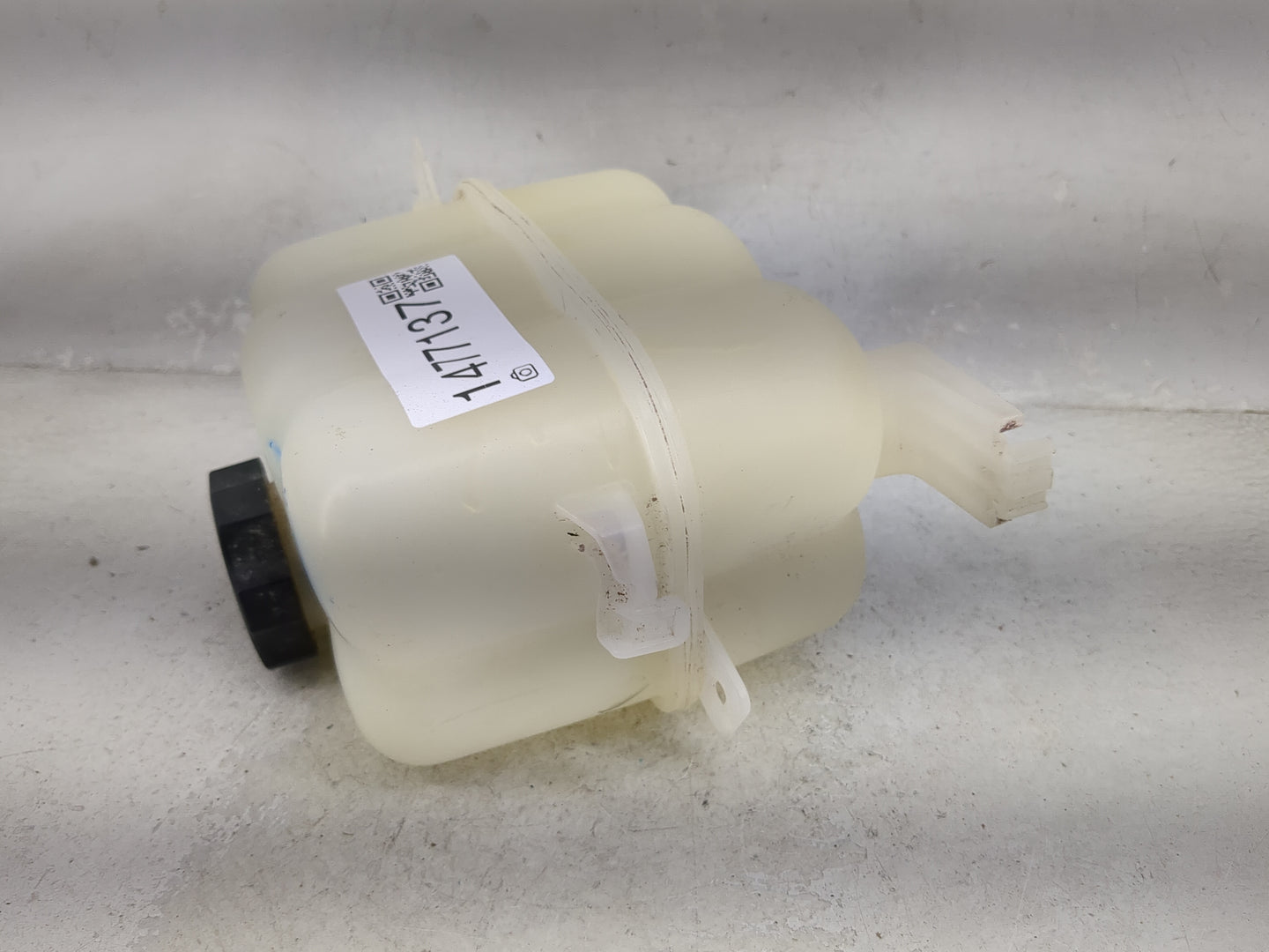 2018 Chevrolet Traverse Radiator Coolant Overflow Expansion Tank Bottle 1477137 - Oemusedautoparts1.com