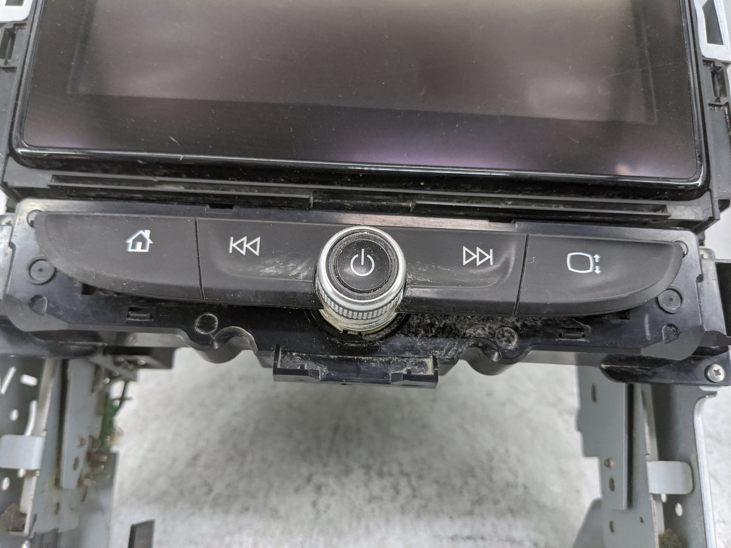 2018-2022 Chevrolet Traverse Information Display Screen 1477852 - Oemusedautoparts1.com