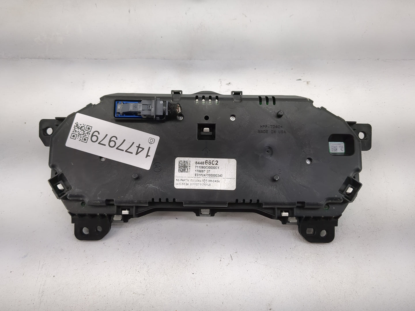 2018-2019 Chevrolet Traverse Instrument Cluster Speedometer Gauges P/N:84486602 711050000000CX Miles: Fits Fits 2018 2019 OE