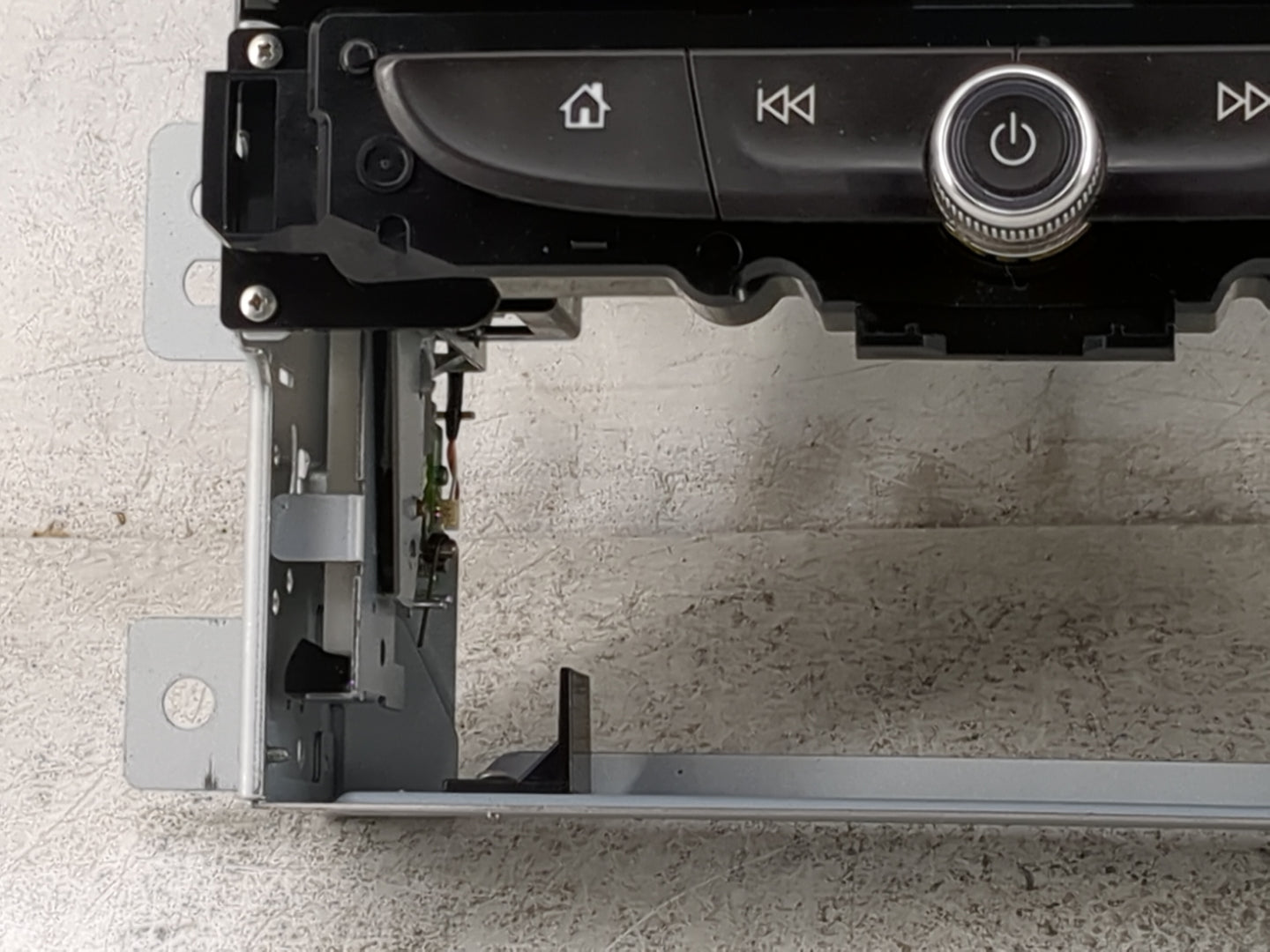 2018-2021 Chevrolet Traverse Tuner Satellite Receiver - Oemusedautoparts1.com