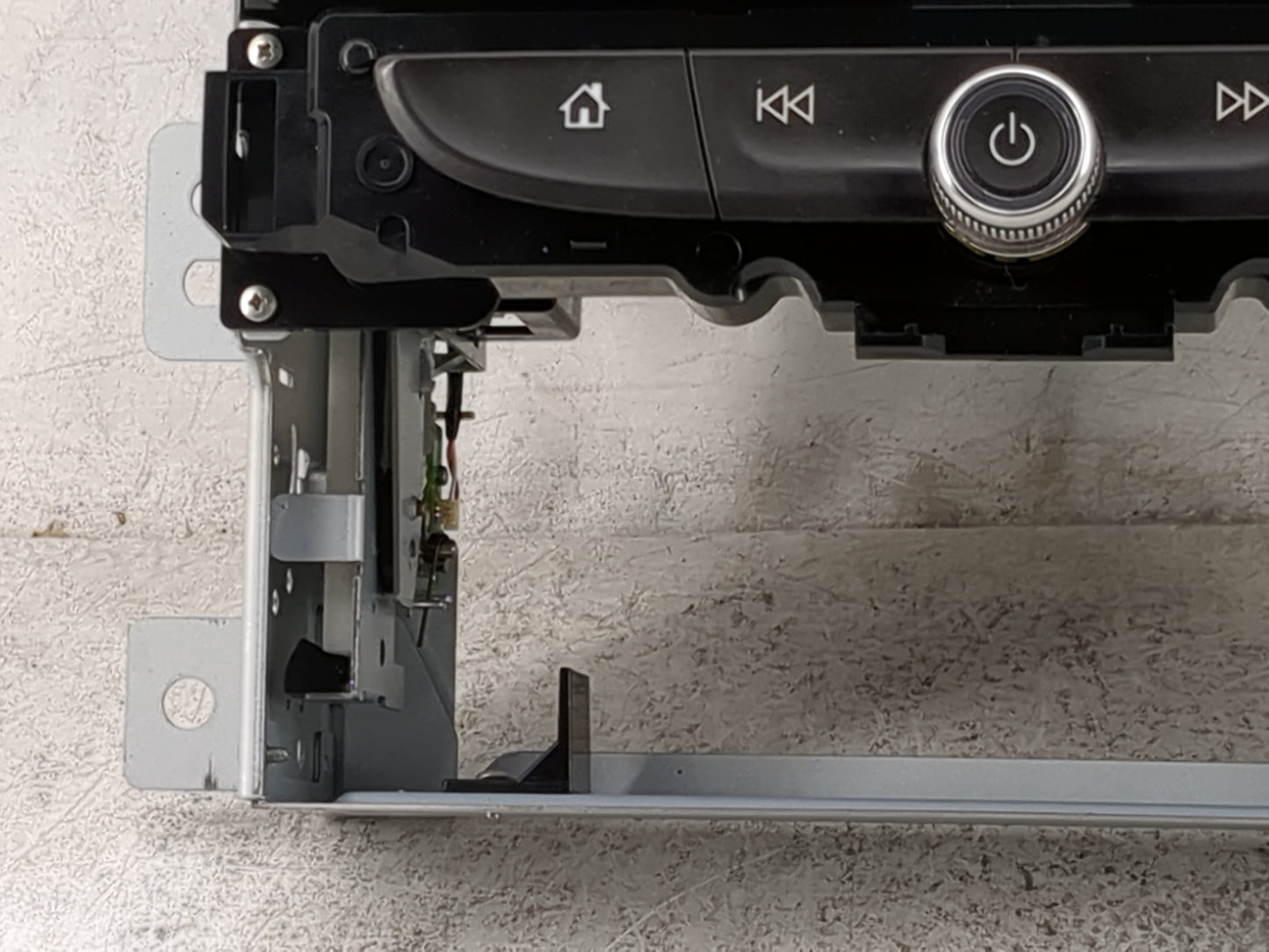 2018-2021 Chevrolet Traverse Tuner Satellite Receiver - Oemusedautoparts1.com