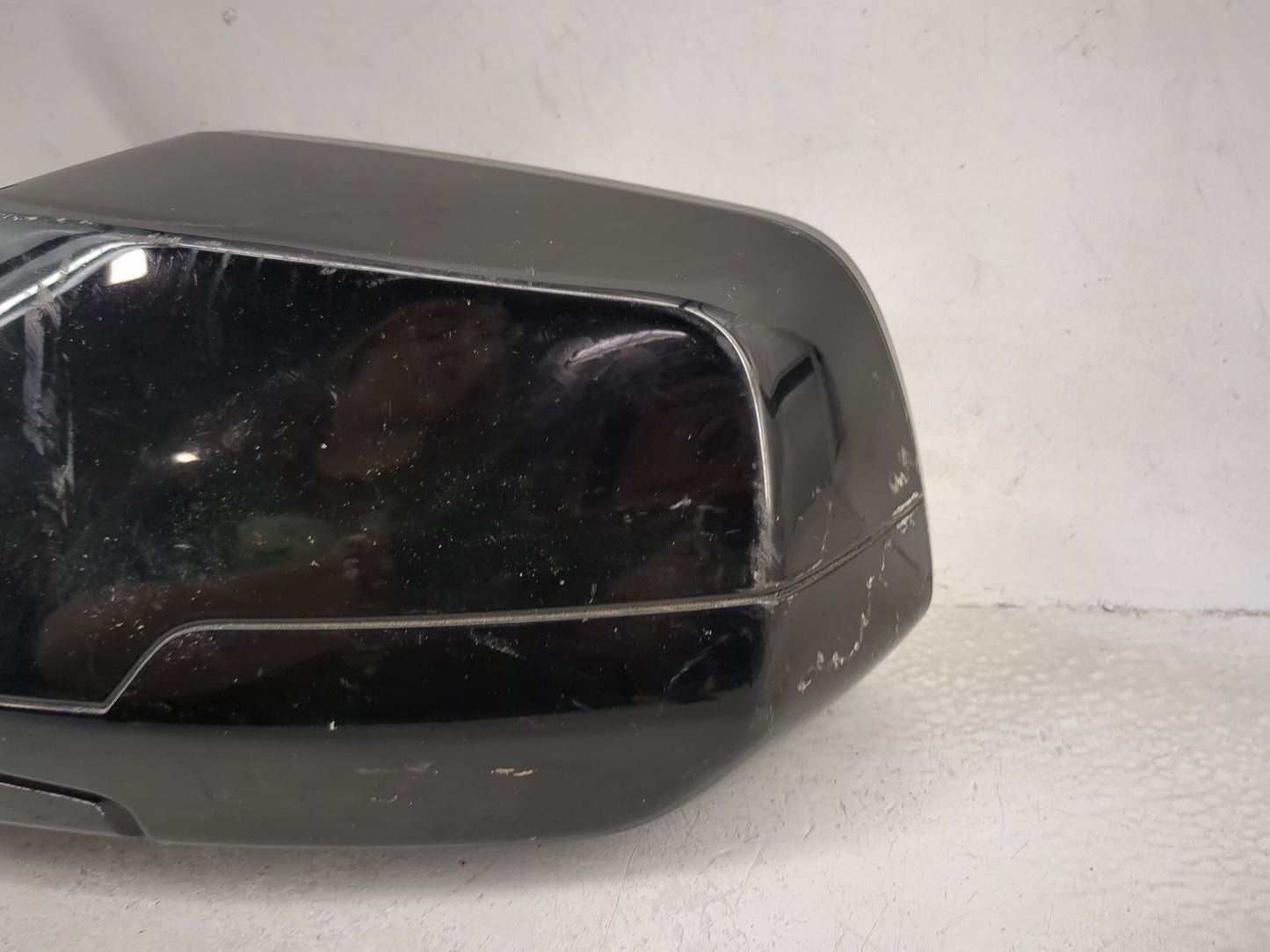 2018-2022 Chevrolet Traverse Driver Side View Mirror - Left Door Mirror OEM Used - Oemusedautoparts1.com