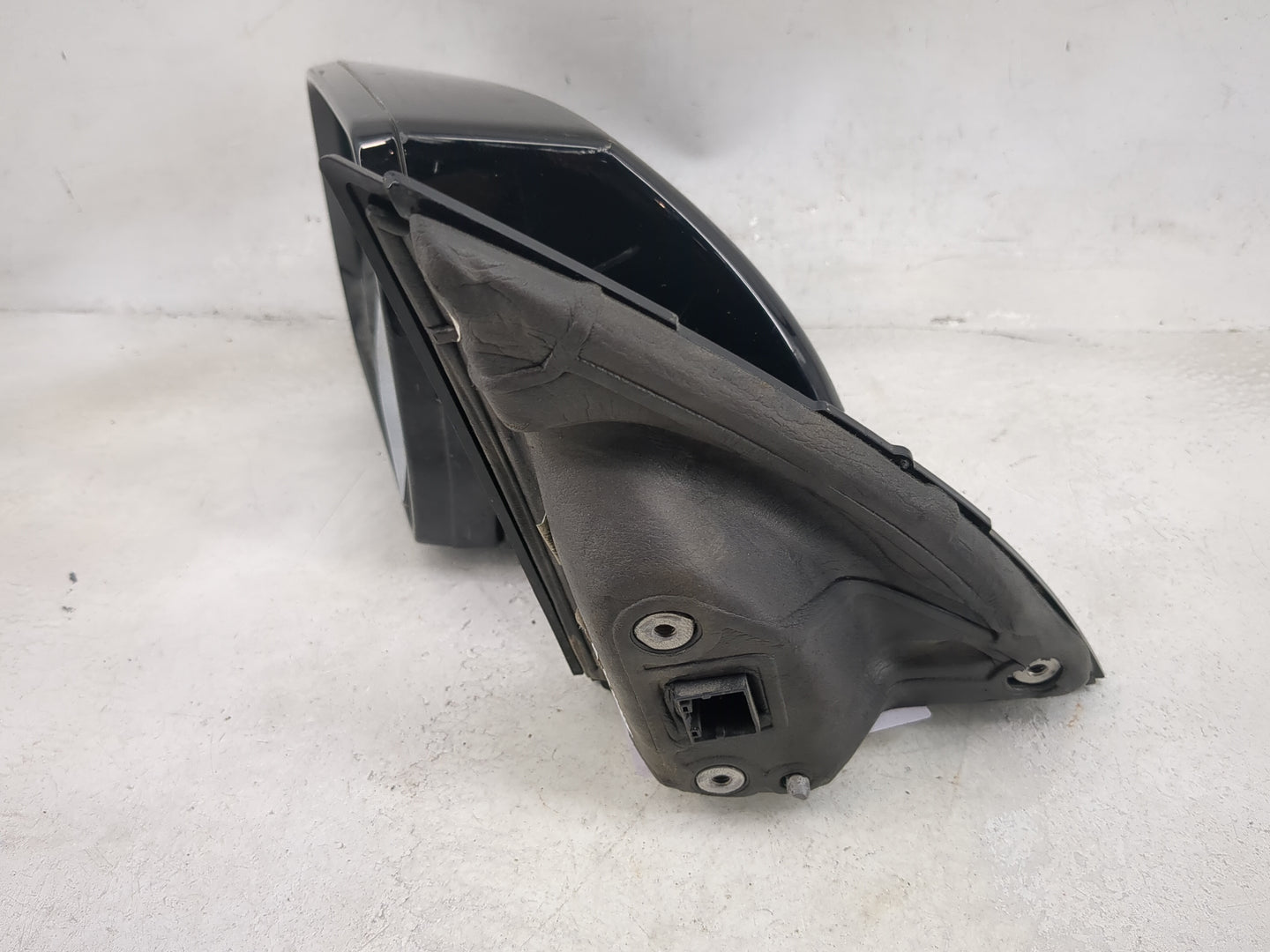 2018-2022 Chevrolet Traverse Driver Side View Mirror - Left Door Mirror OEM Used - Oemusedautoparts1.com