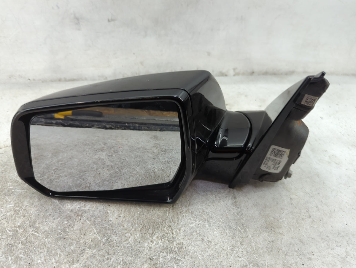 2018-2022 Chevrolet Traverse Driver Side View Mirror - Left Door Mirror OEM Used - Oemusedautoparts1.com