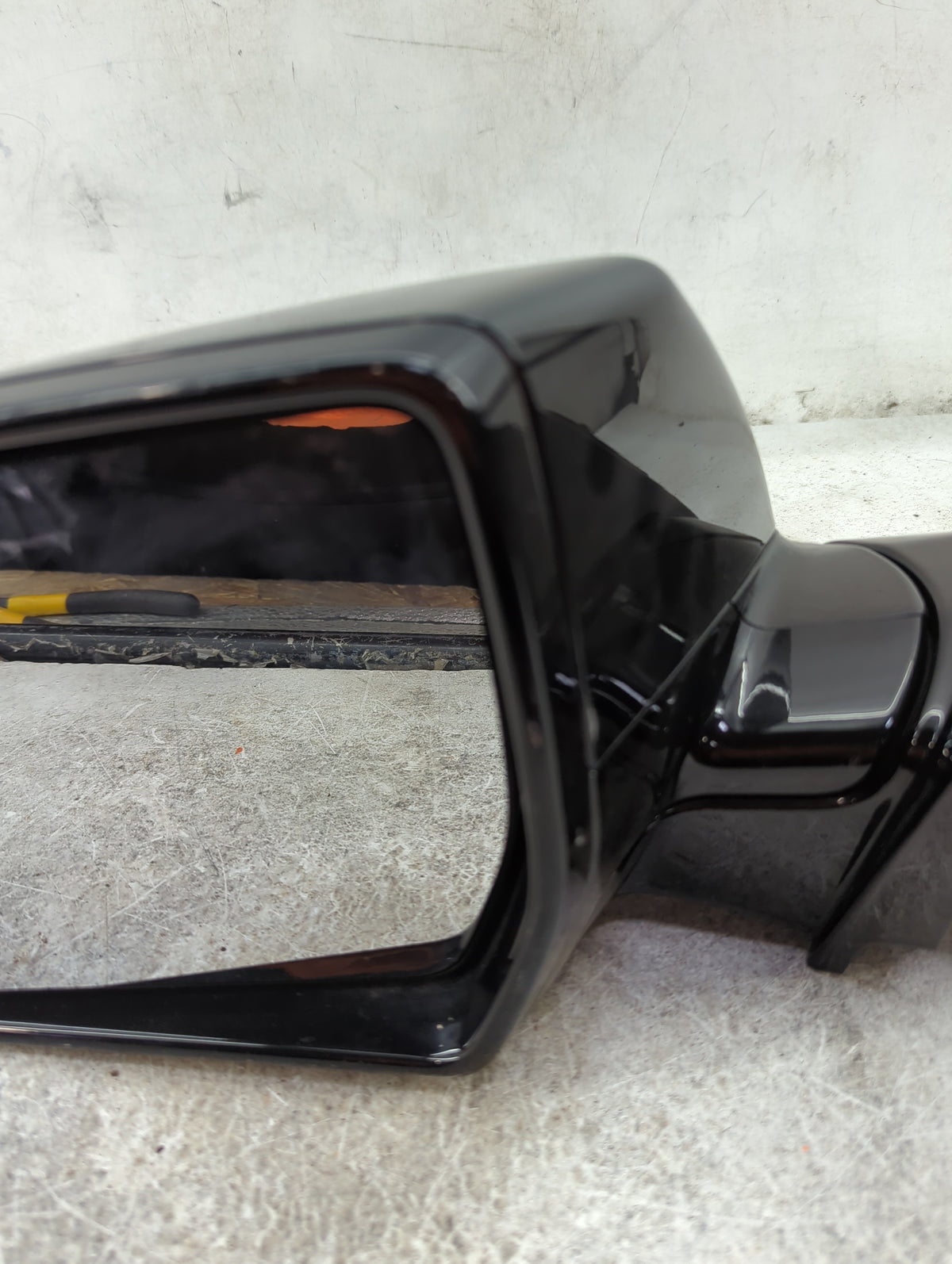 2018-2022 Chevrolet Traverse Driver Side View Mirror - Left Door Mirror OEM Used - Oemusedautoparts1.com