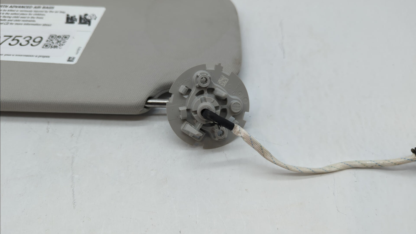 2018-2022 Chevrolet Traverse Sun Visor Shade Replacement Driver Left Mirror Fits Fits 2018 2019 2020 2021 2022 OEM Used Auto