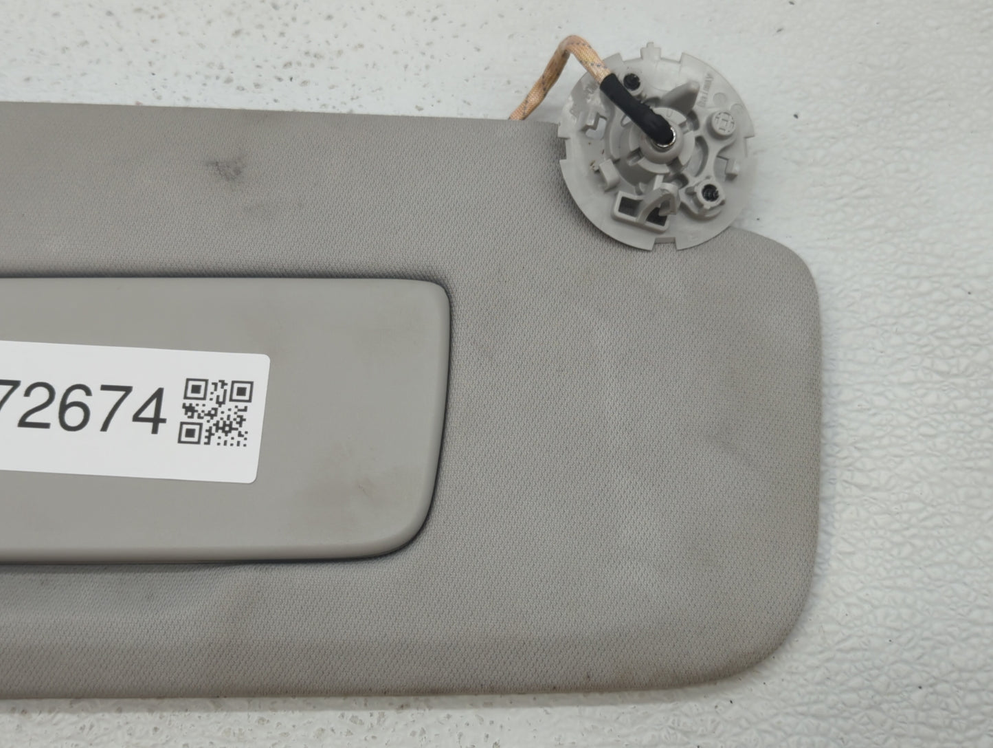 2018-2022 Chevrolet Traverse Sun Visor Shade Replacement Passenger Right Mirror Fits Fits 2018 2019 2020 2021 2022 OEM Used 