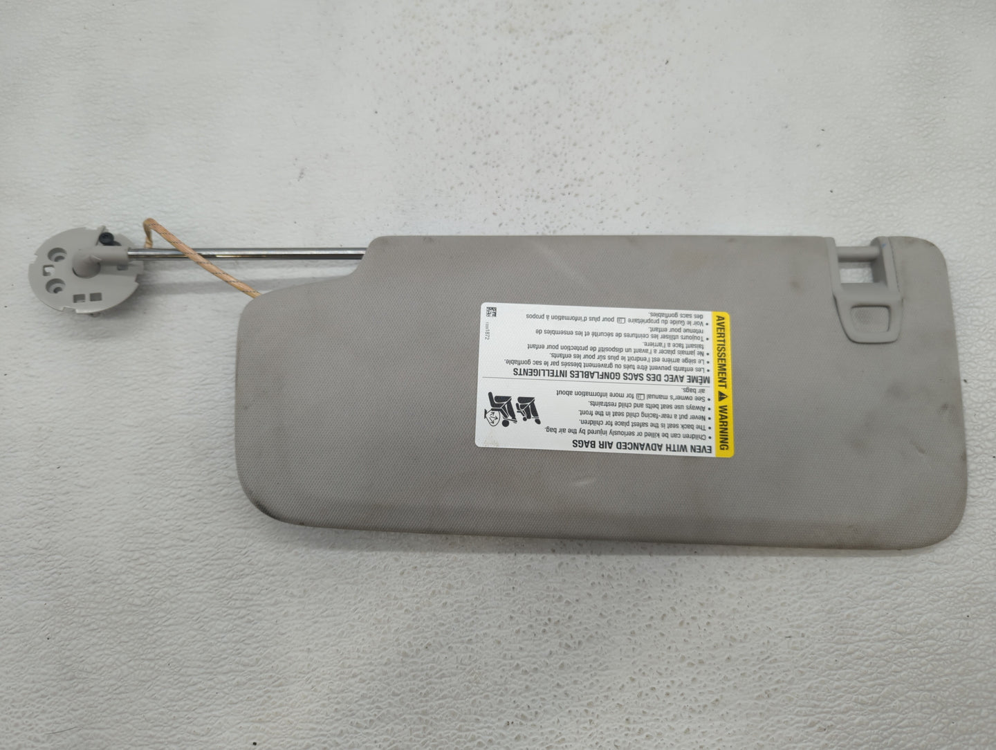 2018-2022 Chevrolet Traverse Sun Visor Shade Replacement Passenger Right Mirror Fits Fits 2018 2019 2020 2021 2022 OEM Used 