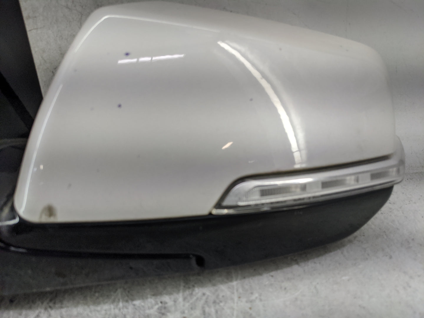 2018-2022 Chevrolet Traverse Driver Side View Mirror - Left Door Mirror OEM Used - Oemusedautoparts1.com