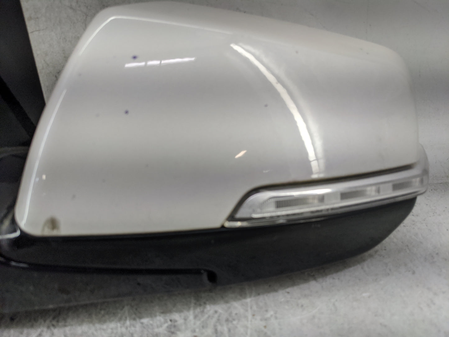 2018-2022 Chevrolet Traverse Driver Side View Mirror - Left Door Mirror OEM Used - Oemusedautoparts1.com
