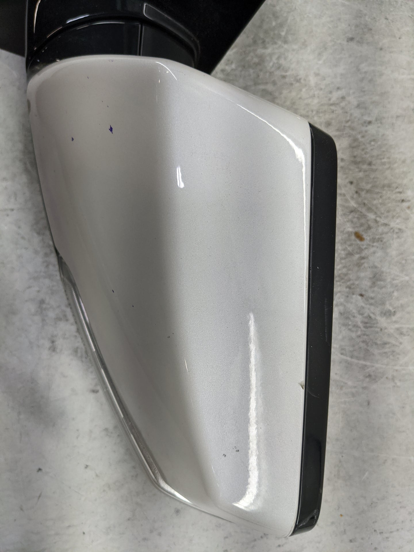 2018-2022 Chevrolet Traverse Driver Side View Mirror - Left Door Mirror OEM Used - Oemusedautoparts1.com