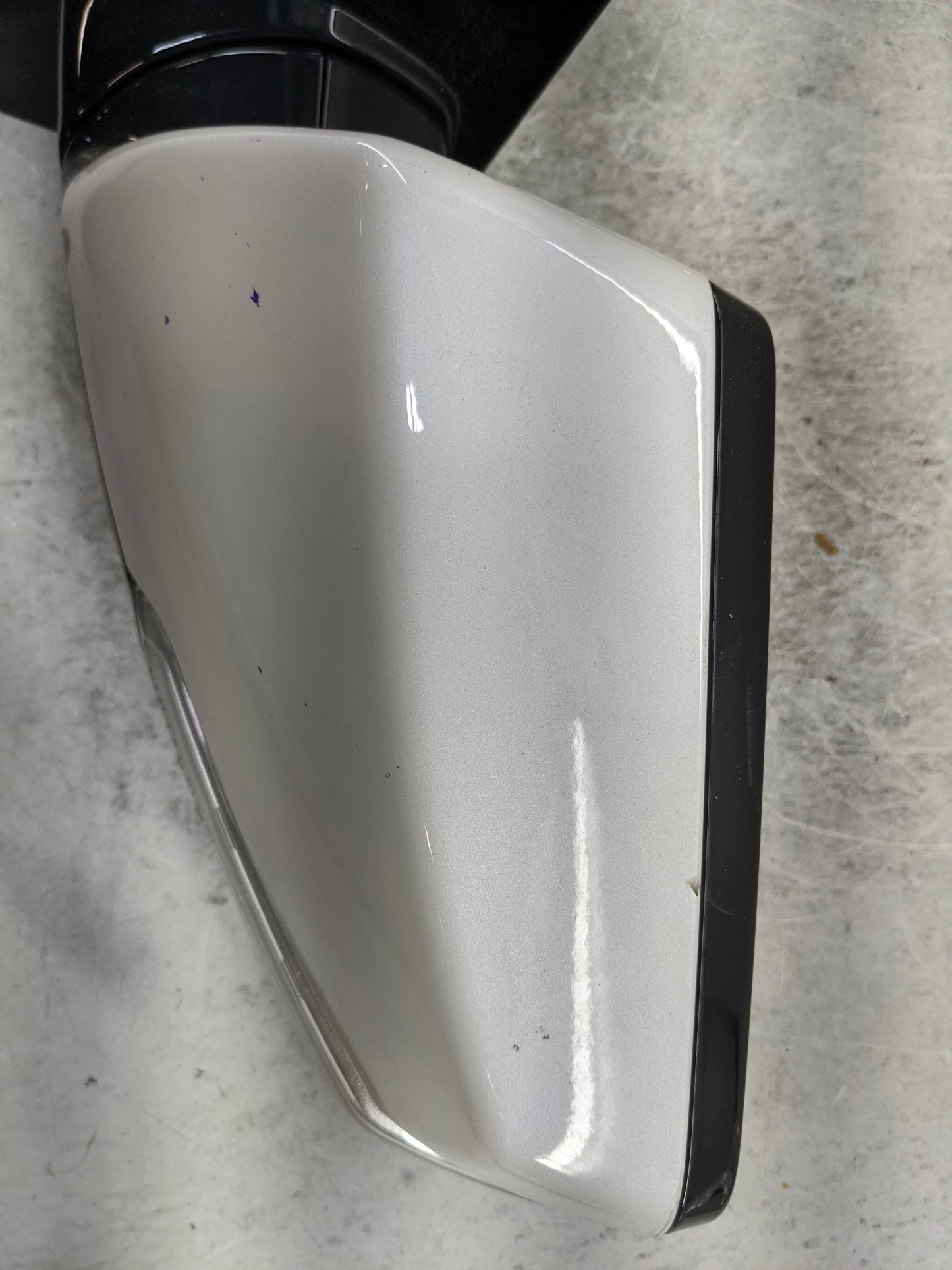 2018-2022 Chevrolet Traverse Driver Side View Mirror - Left Door Mirror OEM Used - Oemusedautoparts1.com