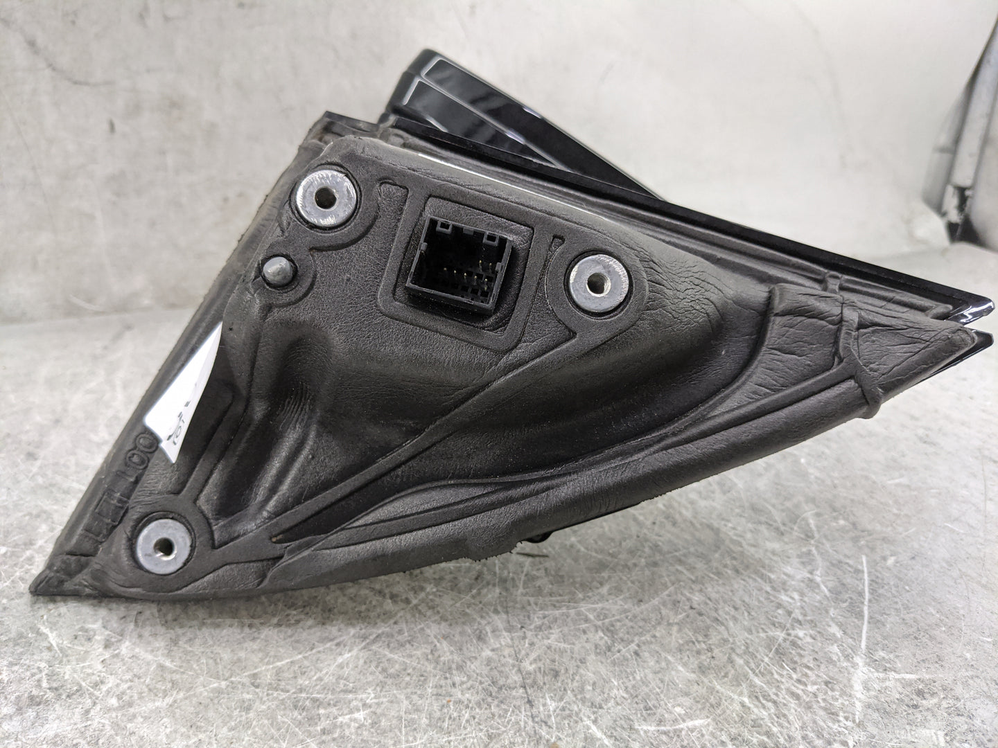 2018-2022 Chevrolet Traverse Driver Side View Mirror - Left Door Mirror OEM Used - Oemusedautoparts1.com