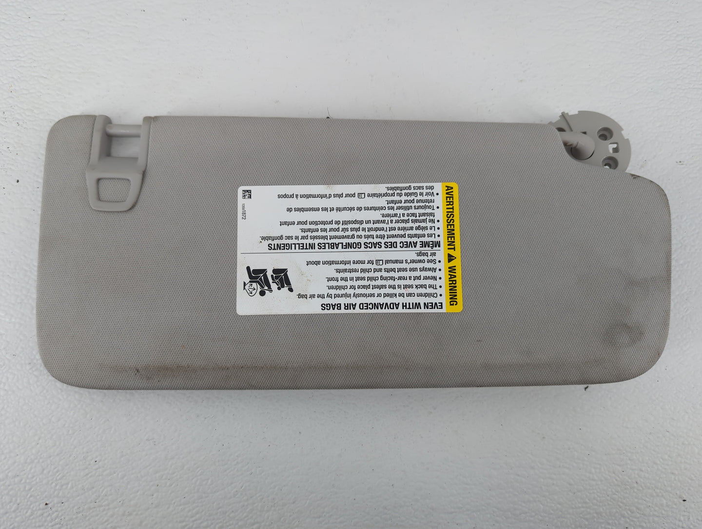 2018-2022 Chevrolet Traverse Sun Visor Shade Replacement Driver Left Mirror Fits Fits 2018 2019 2020 2021 2022 OEM Used Auto