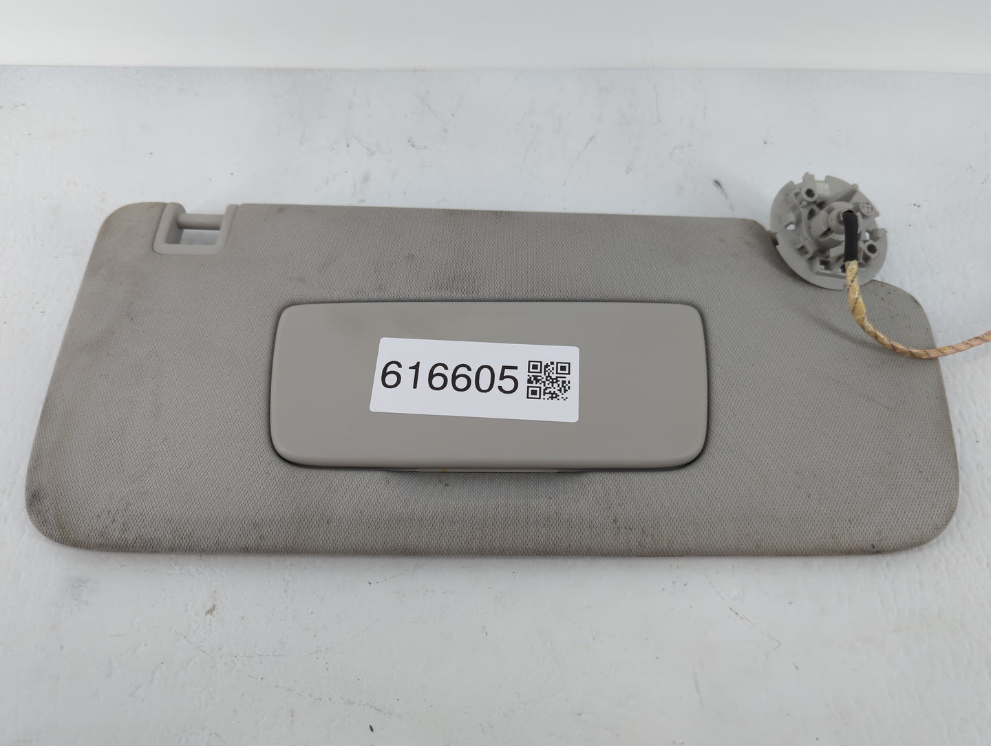 2018-2022 Chevrolet Traverse Sun Visor Shade Replacement Passenger Right Mirror Fits Fits 2018 2019 2020 2021 2022 OEM Used 