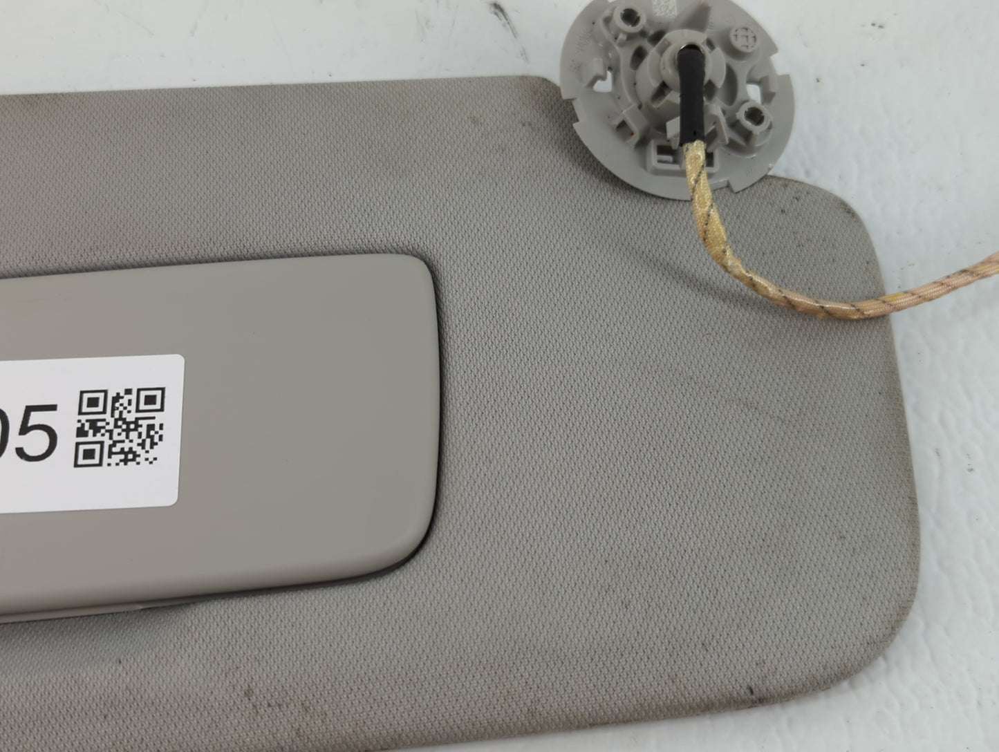 2018-2022 Chevrolet Traverse Sun Visor Shade Replacement Passenger Right Mirror Fits Fits 2018 2019 2020 2021 2022 OEM Used 