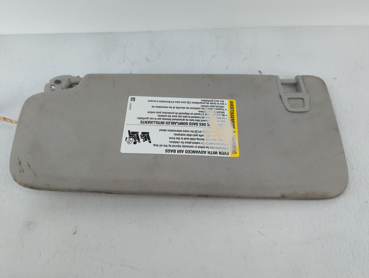 2018-2022 Chevrolet Traverse Sun Visor Shade Replacement Passenger Right Mirror Fits Fits 2018 2019 2020 2021 2022 OEM Used 