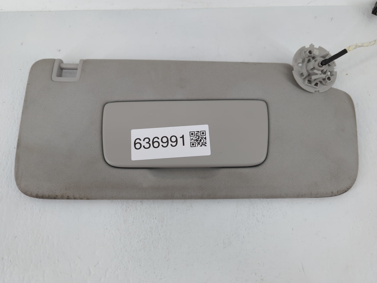 2018-2022 Chevrolet Traverse Sun Visor Shade Replacement Passenger Right Mirror Fits Fits 2018 2019 2020 2021 2022 OEM Used 