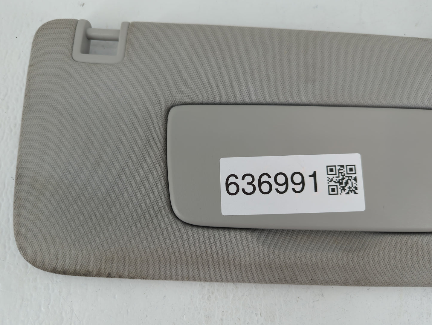 2018-2022 Chevrolet Traverse Sun Visor Shade Replacement Passenger Right Mirror Fits Fits 2018 2019 2020 2021 2022 OEM Used 